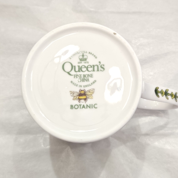 Queen's "Botanic" coffee mug. - Picture 6 of 9